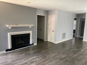 142 Academy Square in Nashville, TN - Building Photo - Building Photo