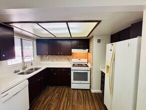 43214 Archwood Way in Lancaster, CA - Building Photo - Building Photo
