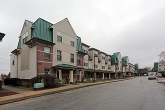 Genesis Square Townhouses in Philadelphia, PA - Building Photo - Building Photo