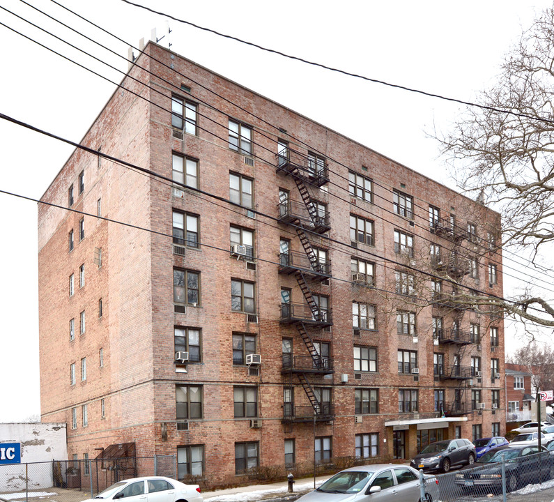 2222 E 18th St in Brooklyn, NY - Building Photo