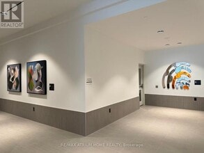 395 Square One Dr in Mississauga, ON - Building Photo - Building Photo