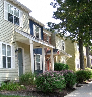 Westgate Village Townhouses in Comstock Park, MI - Building Photo - Building Photo