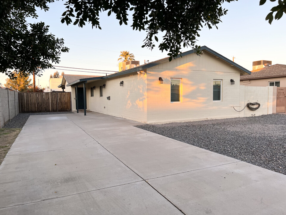 1618 E Glenrosa Ave in Phoenix, AZ - Building Photo