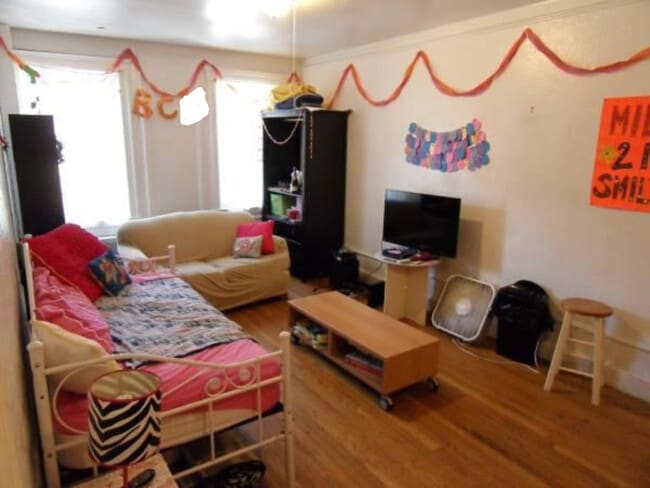 1999 Commonwealth Ave, Unit 7 in Boston, MA - Building Photo - Building Photo