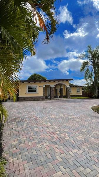6624 Osborne Dr in Lantana, FL - Foto de edificio - Building Photo