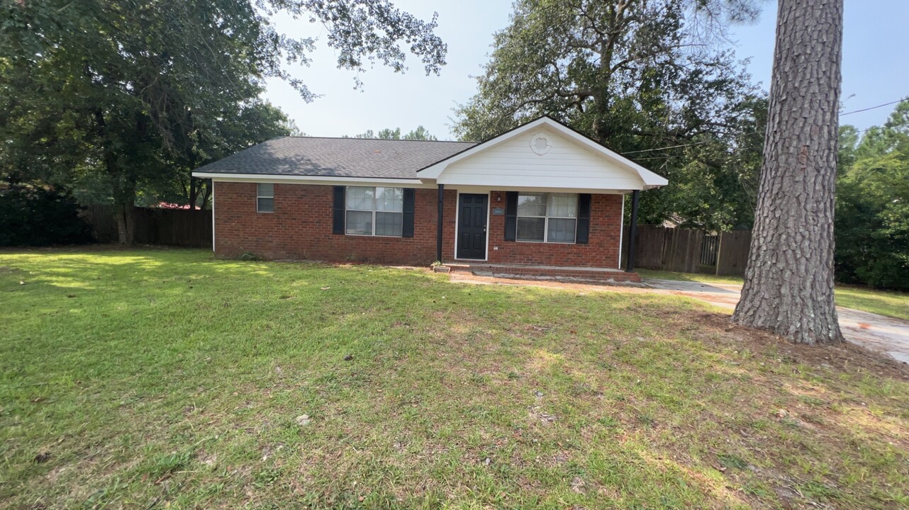 222 Kenny Dr in Hinesville, GA - Building Photo