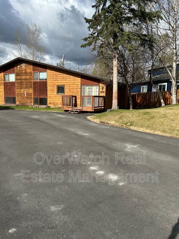 property at 8623 Augusta Cir