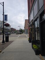 302 N Cedar Ave in Owatonna, MN - Building Photo