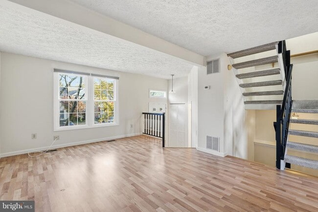 13225 Custom House Ct in Fairfax, VA - Building Photo - Building Photo