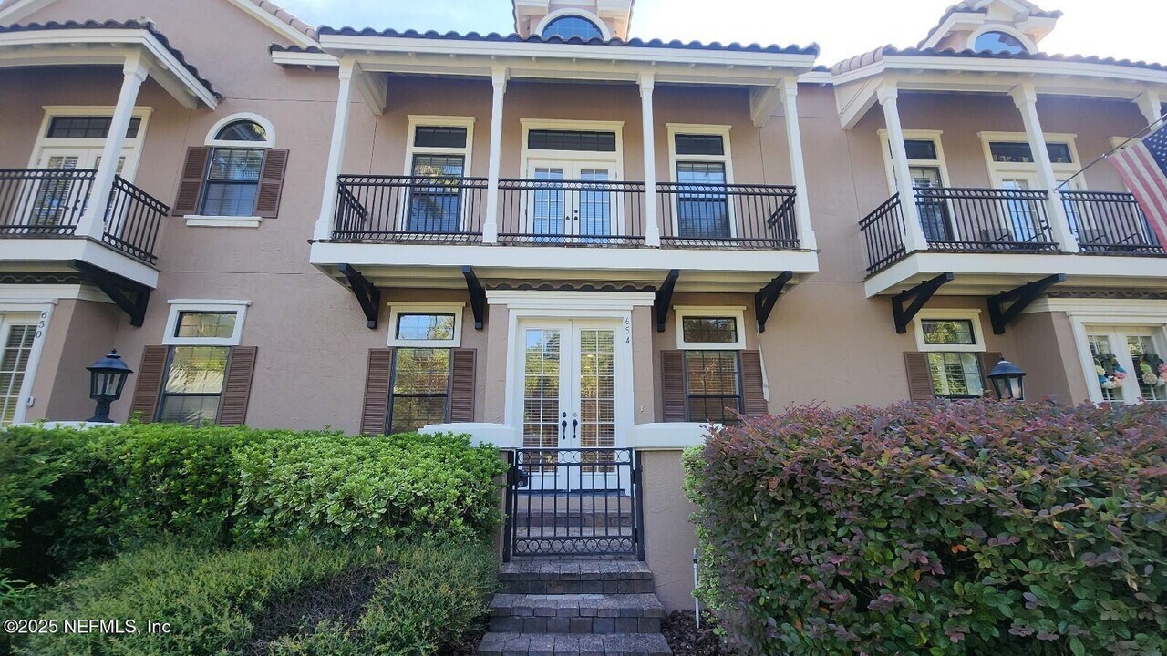 654 S Loop Pkwy in St. Augustine, FL - Building Photo