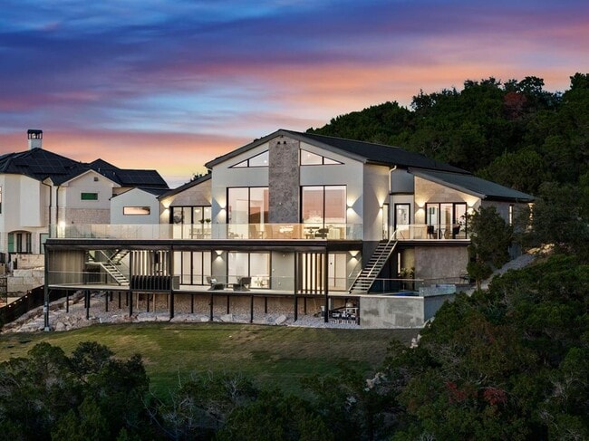 property at 2714 Lakehurst Rd