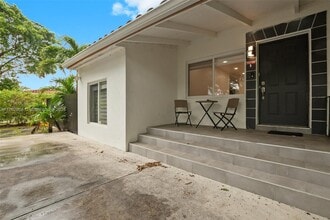441 De Soto Dr in Miami Springs, FL - Building Photo - Building Photo