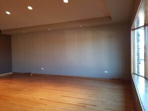 8548 N Overhill Ave in Niles, IL - Building Photo - Building Photo