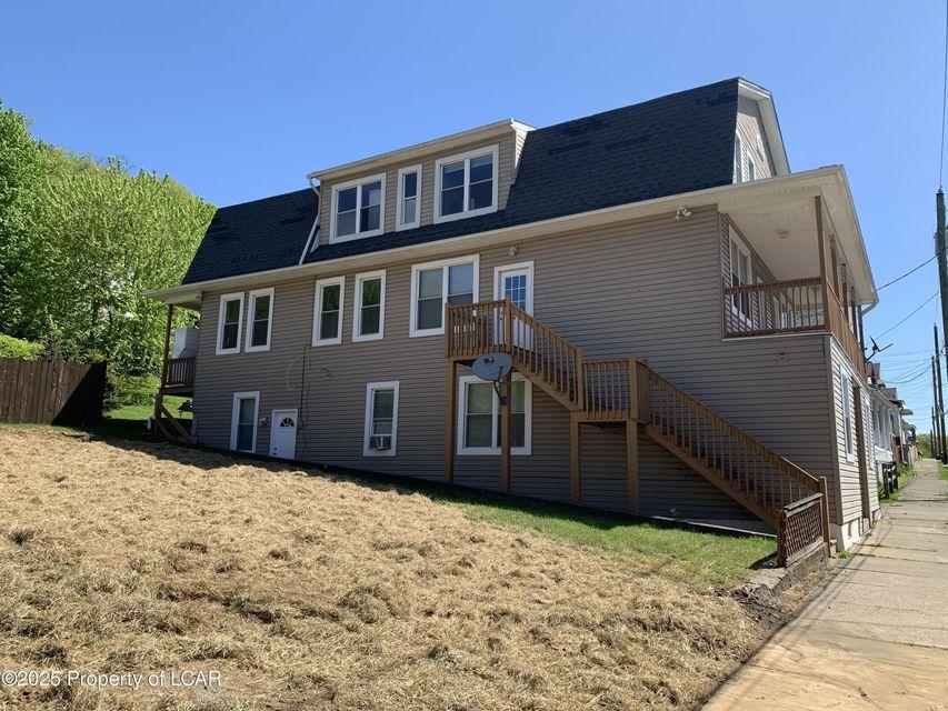 8 Arch St in Glen Lyon, PA - Building Photo