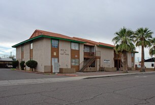 Erin Place in Phoenix, AZ - Building Photo