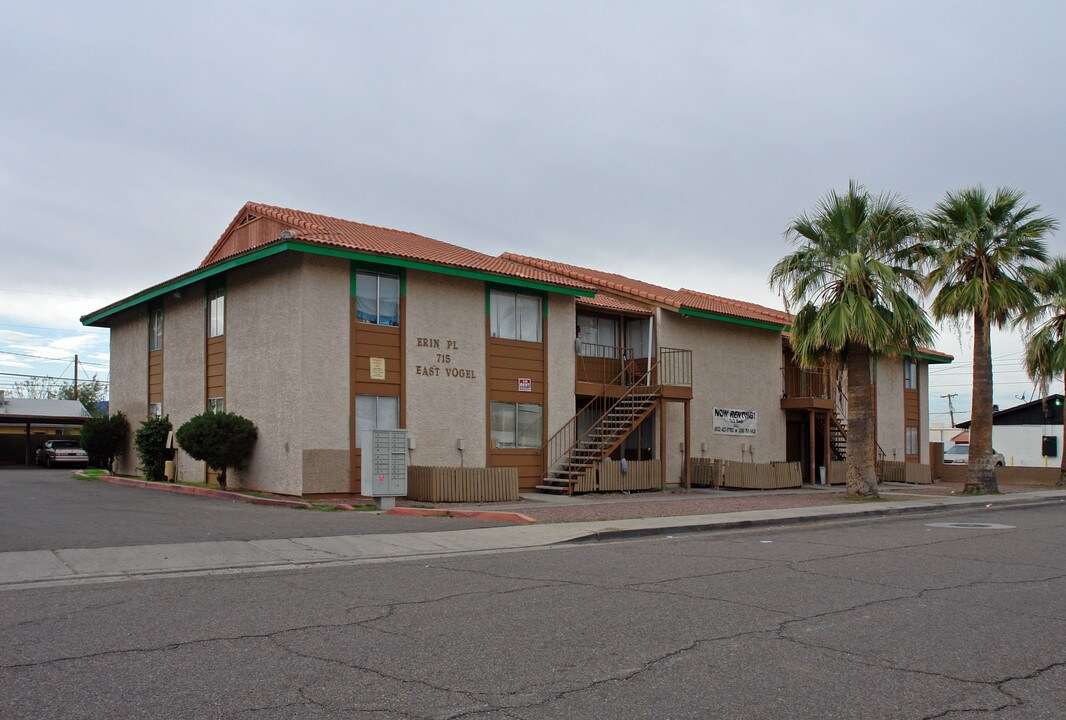 Erin Place in Phoenix, AZ - Building Photo