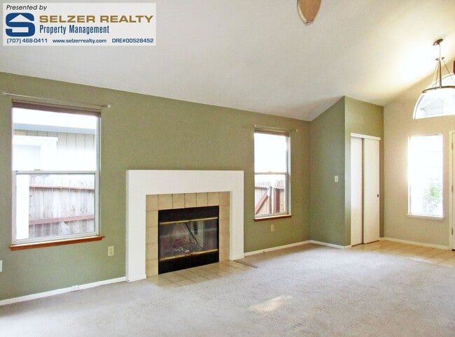 1039 Crystal Bay Ct in Ukiah, CA - Building Photo - Building Photo