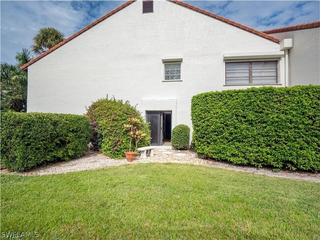 4082 Belair Ln in Naples, FL - Foto de edificio - Building Photo