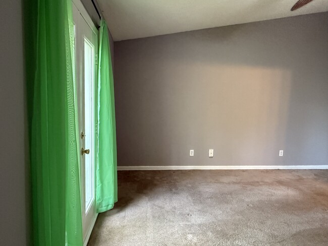 13727 Richmond Park Dr N, Unit 208 in Jacksonville, FL - Building Photo - Building Photo