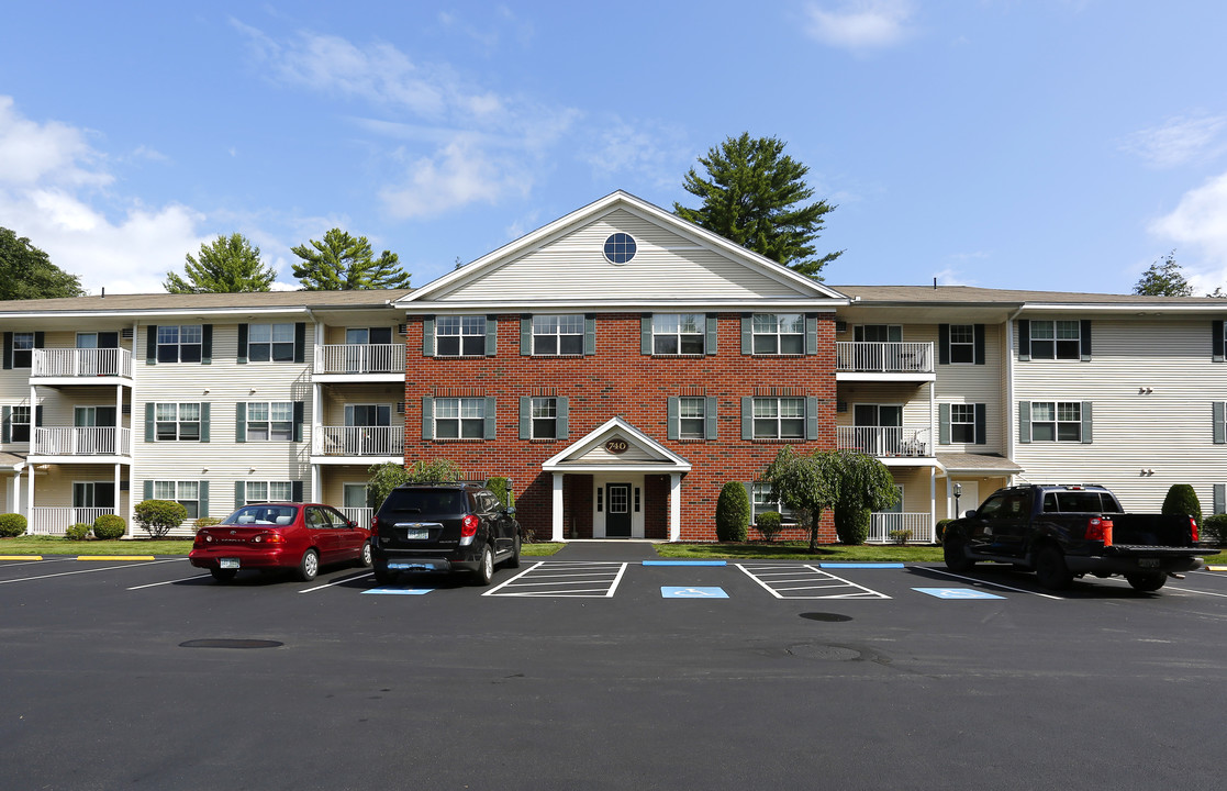 Princeton Square in Swanzey, NH - Building Photo