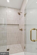 30 W Allens Ln, Unit 205 in Philadelphia, PA - Foto de edificio - Building Photo