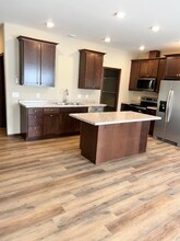 3619 Doolittle Dr in Stevens Point, WI - Foto de edificio - Building Photo