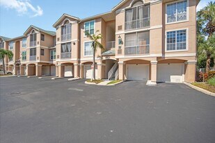 5110 Bay Club Cir in Tampa, FL - Building Photo