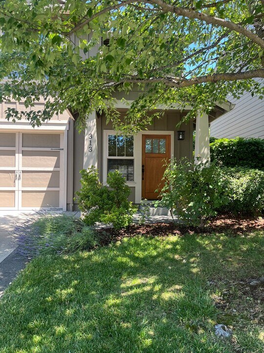 3126 Alameda St in Medford, OR - Building Photo