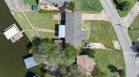 4023 Lands End Ct in Granbury, TX - Foto de edificio - Building Photo