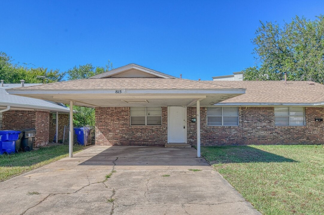 813 Drake Dr in Norman, OK - Building Photo