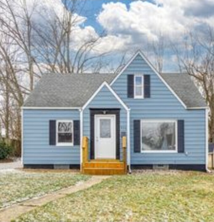 936 Dover Ave in Akron, OH - Building Photo