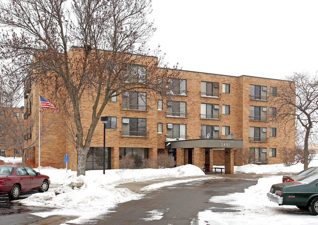 Franklyn Park Apartments in North St. Paul, MN - Building Photo