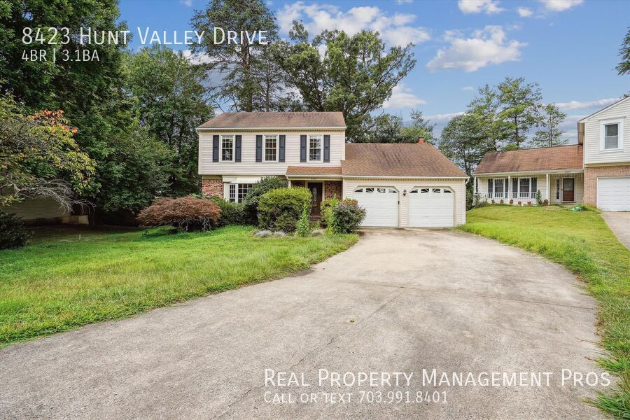 8423 Hunt Valley Dr in Vienna, VA - Building Photo