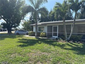 337 Tudor Dr in Cape Coral, FL - Building Photo
