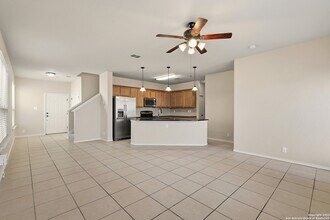 5415 Bright Run in San Antonio, TX - Building Photo - Building Photo