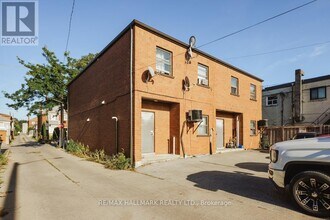 12 Snider Ave in Toronto, ON - Building Photo - Building Photo
