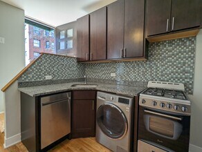 910 W George St, Unit #910-GDN in Chicago, IL - Building Photo - Building Photo