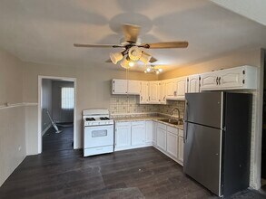 256 Plymouth Dr in Chicago Heights, IL - Building Photo - Building Photo