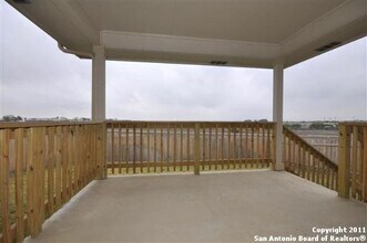 221 Country Vale in Cibolo, TX - Building Photo - Building Photo