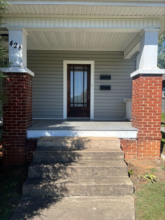 428 Lamont St in Johnson City, TN - Building Photo