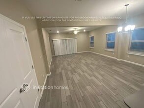 11370 Oyster Creek Rd in Jacksonville, FL - Foto de edificio - Building Photo