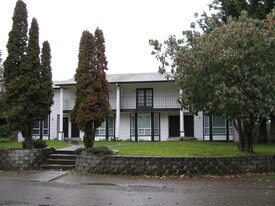 12204 105th Ave Ct E, Unit A in Puyallup, WA - Building Photo