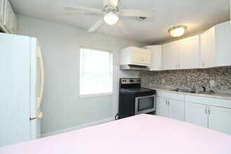15 Alethia St in Pensacola, FL - Building Photo - Building Photo