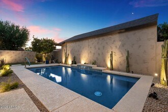 7922 E Crestwood Way in Scottsdale, AZ - Building Photo - Building Photo