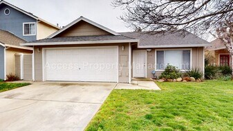 3728 Terneuzen Ave in Modesto, CA - Building Photo