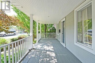 81 Chisholm St in Oakville, ON - Building Photo - Building Photo