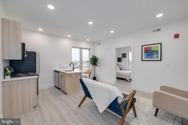2400 E Huntingdon St in Philadelphia, PA - Building Photo - Building Photo