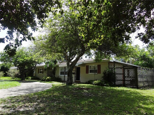 6132 Dartmouth Ave N in St. Petersburg, FL - Building Photo - Building Photo