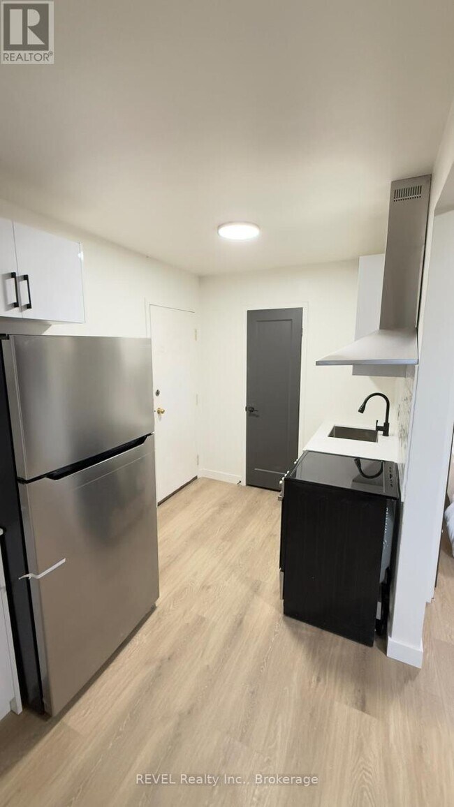 60 Triller Ave in Toronto, ON - Building Photo - Building Photo