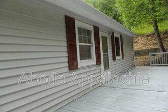 124 Melvina Dr in Pikeville, KY - Building Photo - Building Photo